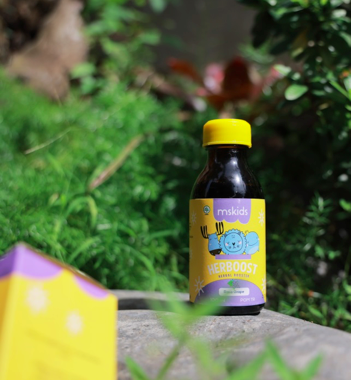 VITAMIN UNTUK SANG BUAH HATI YANG LEBIH EFEKTIF, AMAN, DAN PRAKTIS DARI JAMU TRADISIONAL.