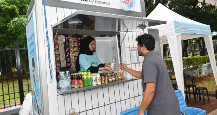 Le Minerale Bantu UMKM GBK Dengan Fasilitas Gerobak Usaha