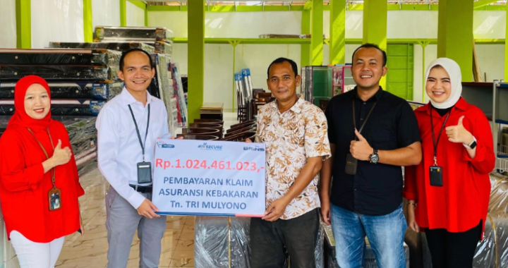 Manjakan Nasabah  BRINS Bayar Klaim Asuransi Kebakaran 1 Miliar Di Bengkulu