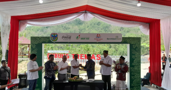 Dukung Ekonomi Desa  Coca Cola Foundation Resmikan Embung Tremas Di Pacitan