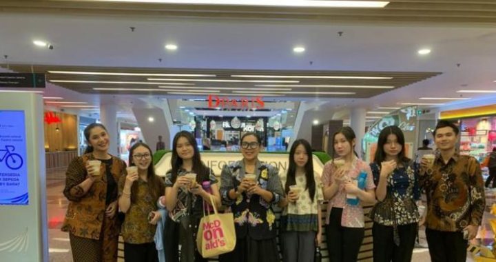 Mall Ciputra Jakarta Ramaikan Hari Batik Nasional  amp  Hari Kopi