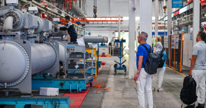 Pabrik Lighthouse Midea Perpaduan AI dan Manufaktur Ramah Lingkungan