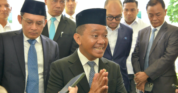 Bahlil Kunci Izin Pasir Kuarsa  Daerah Nggak Bisa Sembarangan Main