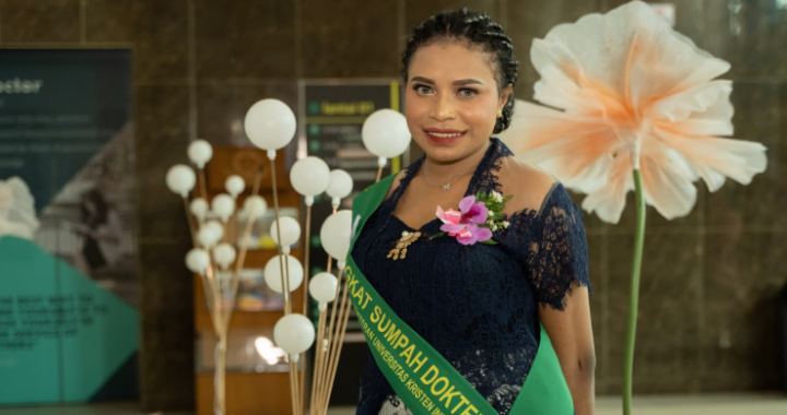 Dapat Beasiswa Freeport  Tiga Generasi Muda Amungme Dan Kamoro Raih Gelar Dokter