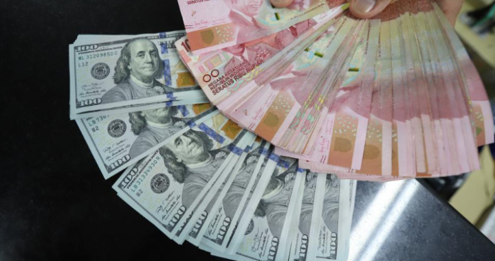 Dolar Melemah  Rupiah Awal Pekan Sentuh Rp 16 674 Per Dolar AS