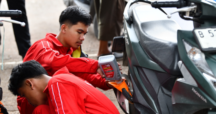Pertamina Dorong Kemandirian Siswa Lewat Program Ganti Oli Gratis Nasional