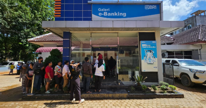 BRI Pastikan Layanan Tetap Terjaga Di Daerah Terisolir Bencana Banjir Bandang Lewat Satelit