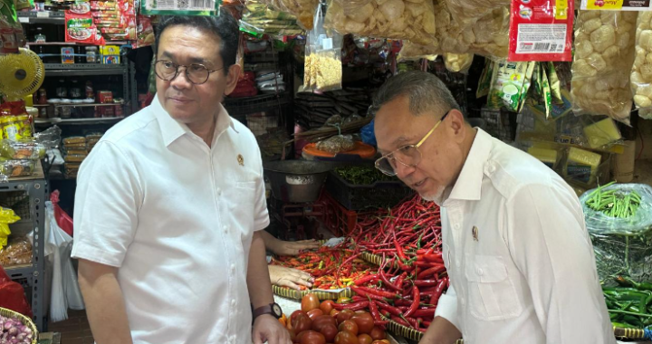 Cek Pasar Kramat Jati  Menko Pangan  Stok   Harga Sembako Aman Hingga Tahun Baru