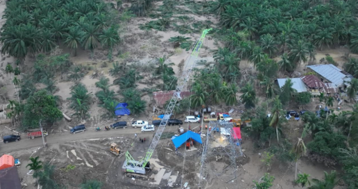 Modifikasi Crane Jadi Tower Darurat  Terobosan PLN Cepat Pulihkan Listrik Aceh