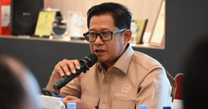 Penumpang Melonjak Saat Nataru  DPR Jempolin Kinerja Sektor Perkeretaapian