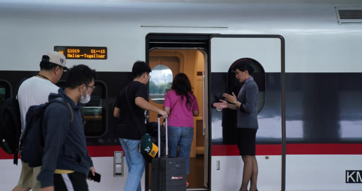 Penumpang Whoosh Naik Saat Libur Akhir Tahun  Tembus 22 Ribu