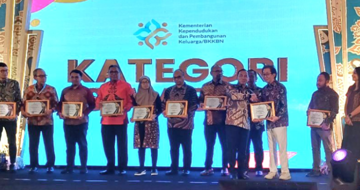 Sido Muncul Raih Penghargaan GENTING Predikat Gold Dari Kementerian Kependudukan