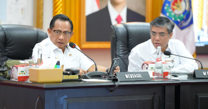 UMP 2026  Mendagri  Gubernur Titik Sentral Penetapan Upah