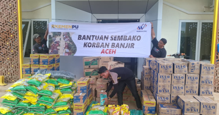 Waskita Karya Salurkan Ratusan Bantuan ke Kawasan Bencana di Sumatera