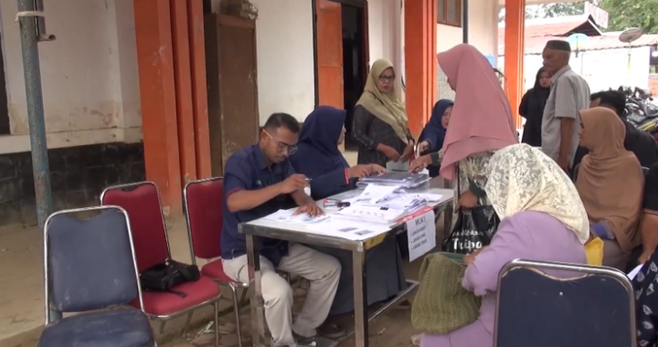 Akses Terputus  Kantor Pos Jemput Bola Salurkan BLTS Kesra Di Aceh Timur