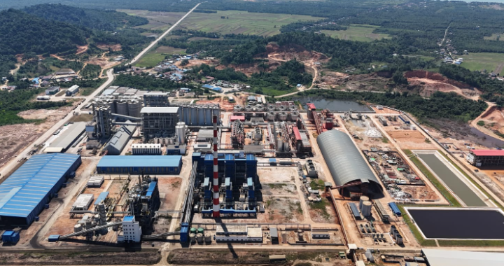 Simfoni Tanah Merah  Hilirisasi Bauksit Alumina Aluminium untuk Masa Depan