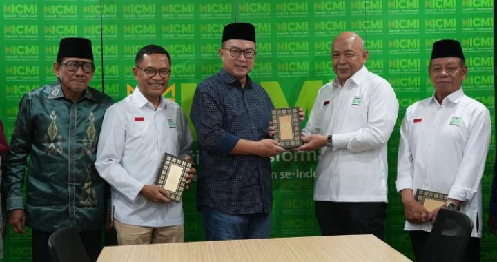Sinar Mas Dan APP Group Wakaf 2 000 Al Quran Ke ICMI