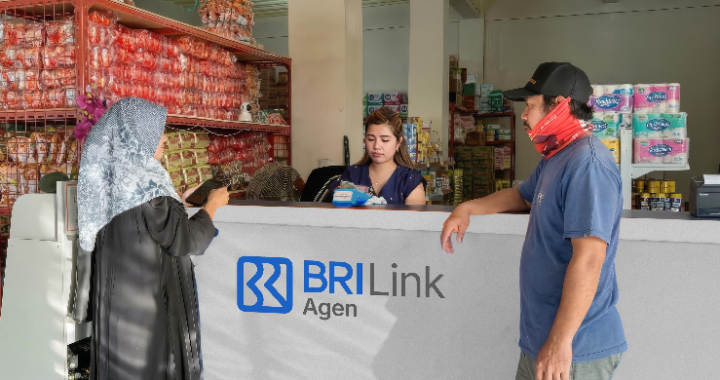 BRILink Agen Rieche Endah Bantu Permudah Transaksi Perbankan Warga di Sumbawa