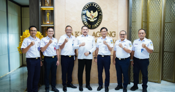 KAI dan Kejagung Perkuat Sinergi Pengelolaan Aset dan Layanan KA