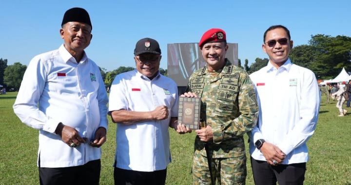 Sinar Mas Wakafkan Al Quran Ke Kopassus Dan Kemlu