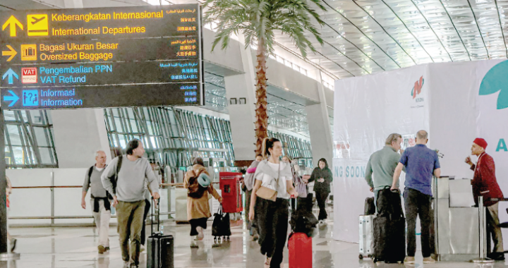 Timteng Memanas  Banyak Penerbangan Dibatalkan Operasional Bandara Soetta Tetap Aman  Tertib   Lancar