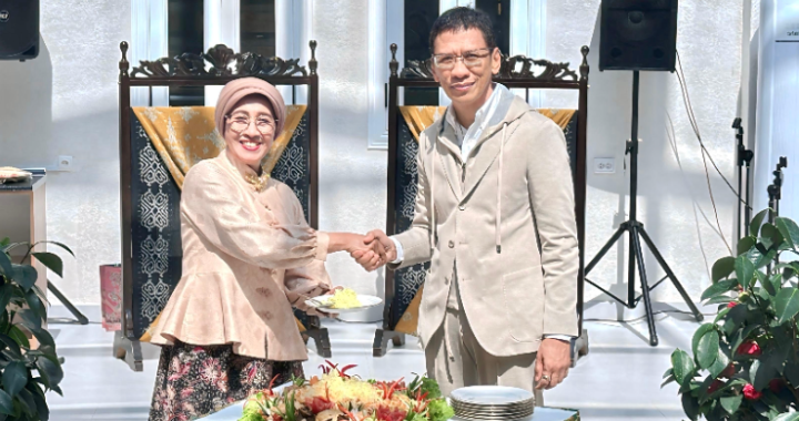 Diresmikan di Kompleks Imam Bukhari Hotel Kampoeng Indonesia Buka Babak Baru Investasi RI di Uzbekistan